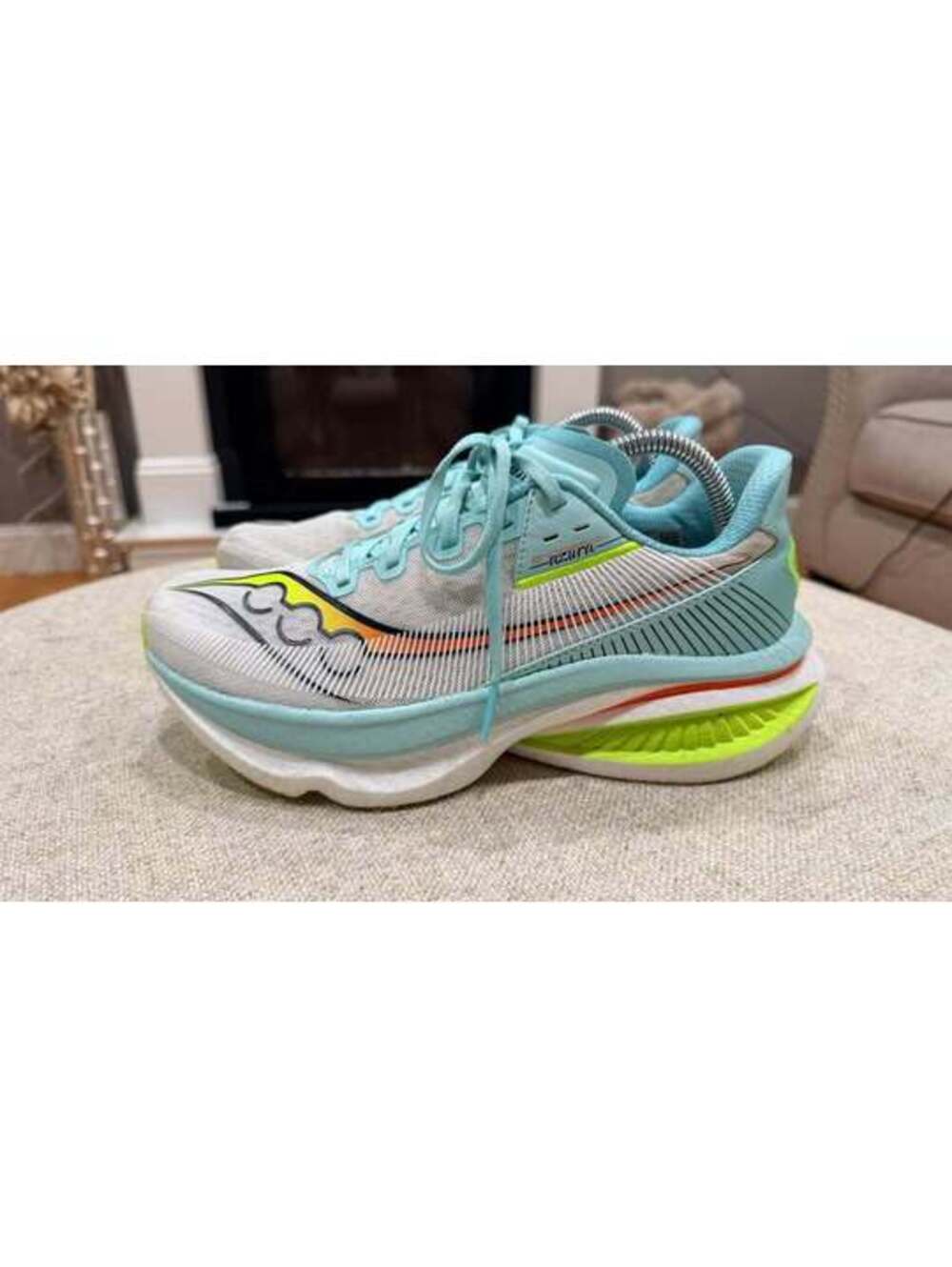 Saucony Endorphin Speed 3 Running Shoes women’s size 9.5
